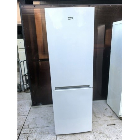 Холодильник Beko RCNK321K20W