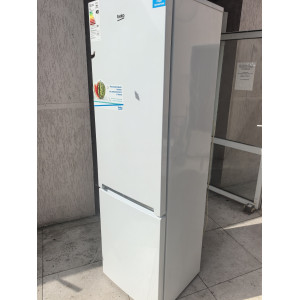 Холодильник Beko RCSK379M20W. Photo 3