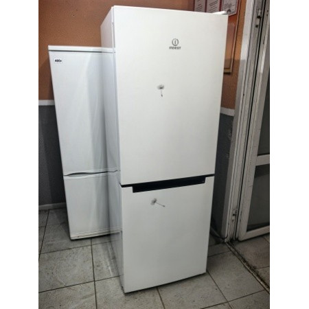 Холодильник Indesit DS4160W
