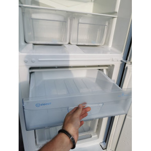 Холодильник Indesit SB185.027. Photo 2