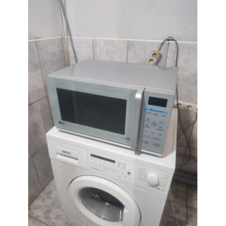 Микроволновая печь LG MS-2348DRS, б/у