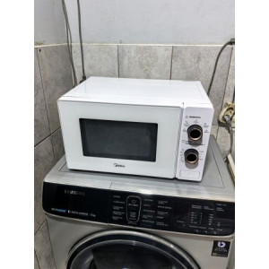 Микроволновая печь Midea MM720S220-W