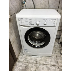 Стиральная машина Indesit IWSB5085