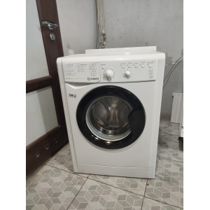 Стиральная машина Indesit IWSB50851. Photo 2