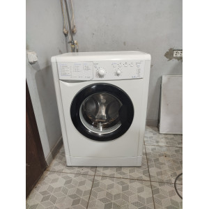 Стиральная машина Indesit IWSB5105. Photo 2