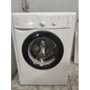 Стиральная машина Indesit IWSB5105. Photo 3