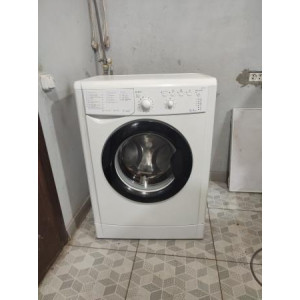 Стиральная машина Indesit IWSB5105