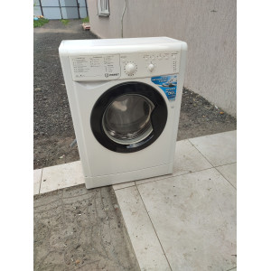 Стиральная машина Indesit IWUB4105. Photo 2