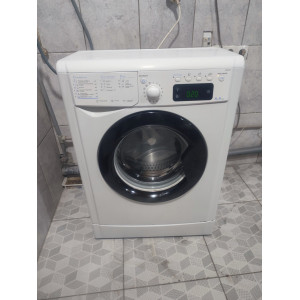 Стиральная машина Indesit IWUE4105. Photo 2