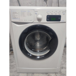 Стиральная машина Indesit IWUE4105. Photo 3