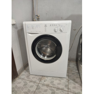 Стиральная машина Indesit WISL103. Photo 2
