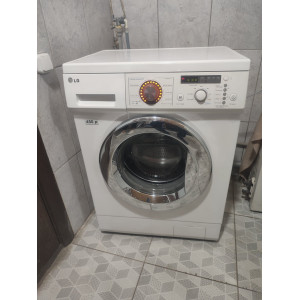 Стиральная машина LG F1021NDR. Photo 2
