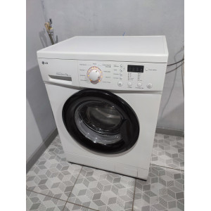 Стиральная машина LG F8068LD. Photo 3