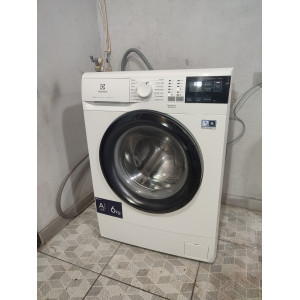 Стиральная машина Electrolux EW6S4R06BI. Photo 2