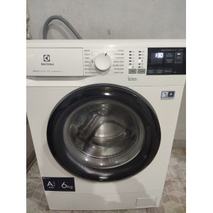 Стиральная машина Electrolux EW6S4R06BI. Photo 3