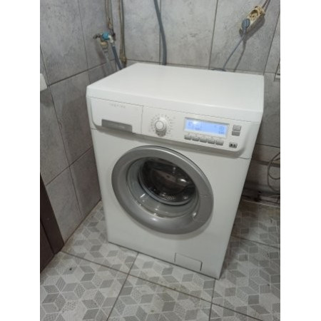 Стиральная машина Electrolux EWS10610W, б/у
