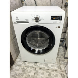 Стиральная машина Electrolux EWW51476HW. Photo 2