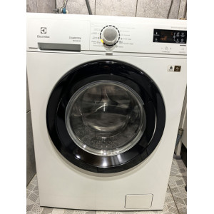 Стиральная машина Electrolux EWW51476HW. Photo 3